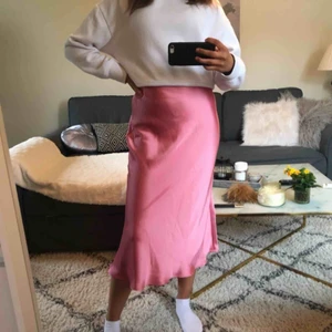 Silkes kjol - Första bilden är ej min bild! Super snygg och bekväm, observera sista bilden)