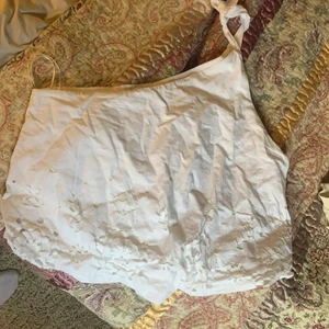 topp från zara - supergullig sommartorp från zara! One shoulder