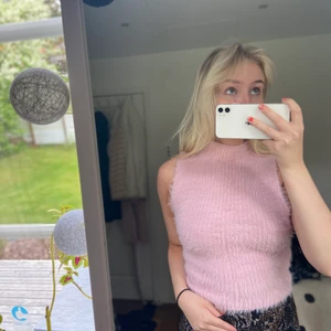 Rosa väst - Fin väst men liten polo från zara. Sjukt fin och så skön. 