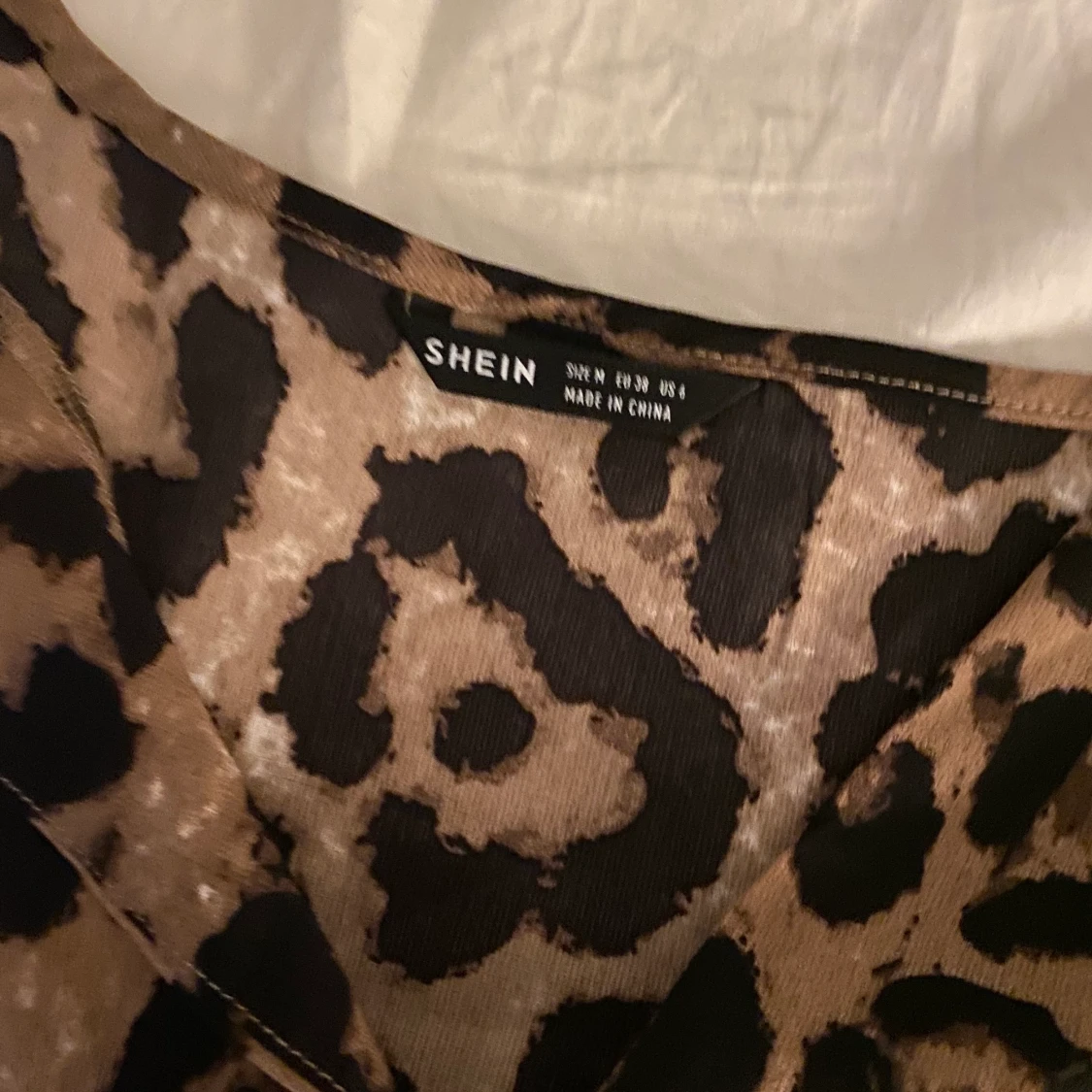 Blus från SHEIN i strl M - 90