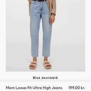 H&M, Momjeans - Väldigt bra skick. Stretchiga i materialet. KÖPAREN STÅR FÖR FRAKTEN 