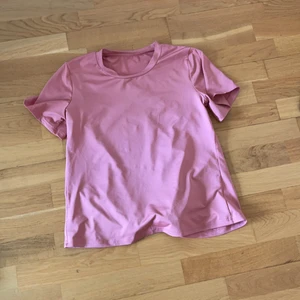 t-shirt - Den är aldrig använda 