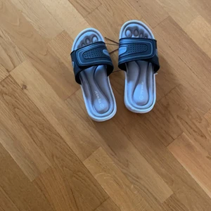 sandaler - Dom är aldrig använda 