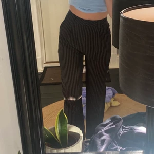 Kostymbyxor!! - Jättesnygga kostybyxor som är oanvända!! Storlek 36! Köparen står för frakt ❤️