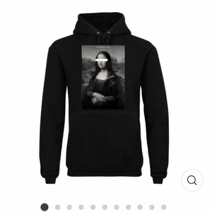 The cool elephant - Säljer min ”the blind art” hoodie från the cool elephant💓 använd men inga defekter. Säljer billigt då jag vill bli av med den fort 😊