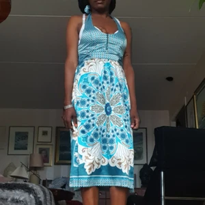 Söt - Sexig klänning passar xs_s.ny och finns fler bilder. Open rygg och söt för partying and beach.finns fler bilder och bud I kommenterna. 