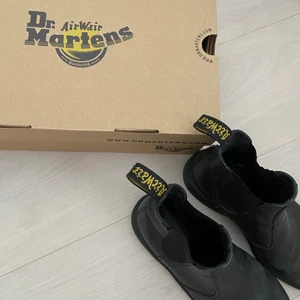 Dr. Martens  - Dr. Martens airwair skor 