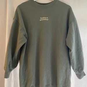 Sweatshirt  - Musig sweatshirt från H&M för kort i armarna på mig tyvärr