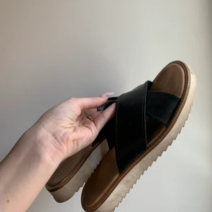 KAVAT tofflor - sparsamt använda, står ingen storlek på men är lite stora på mig så nog 37, köpare står för frakt☺️