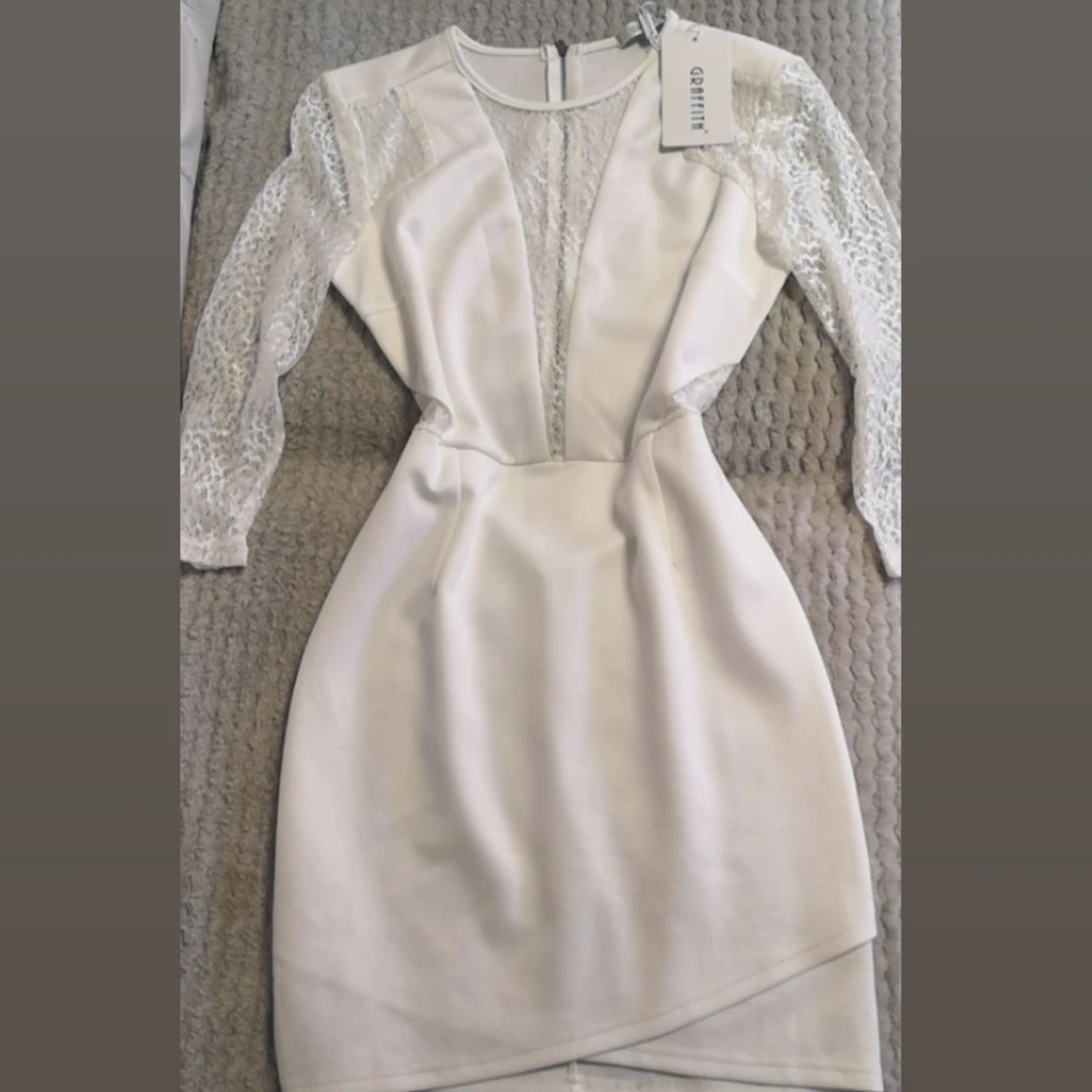 Vit oanvänd Klänning! 