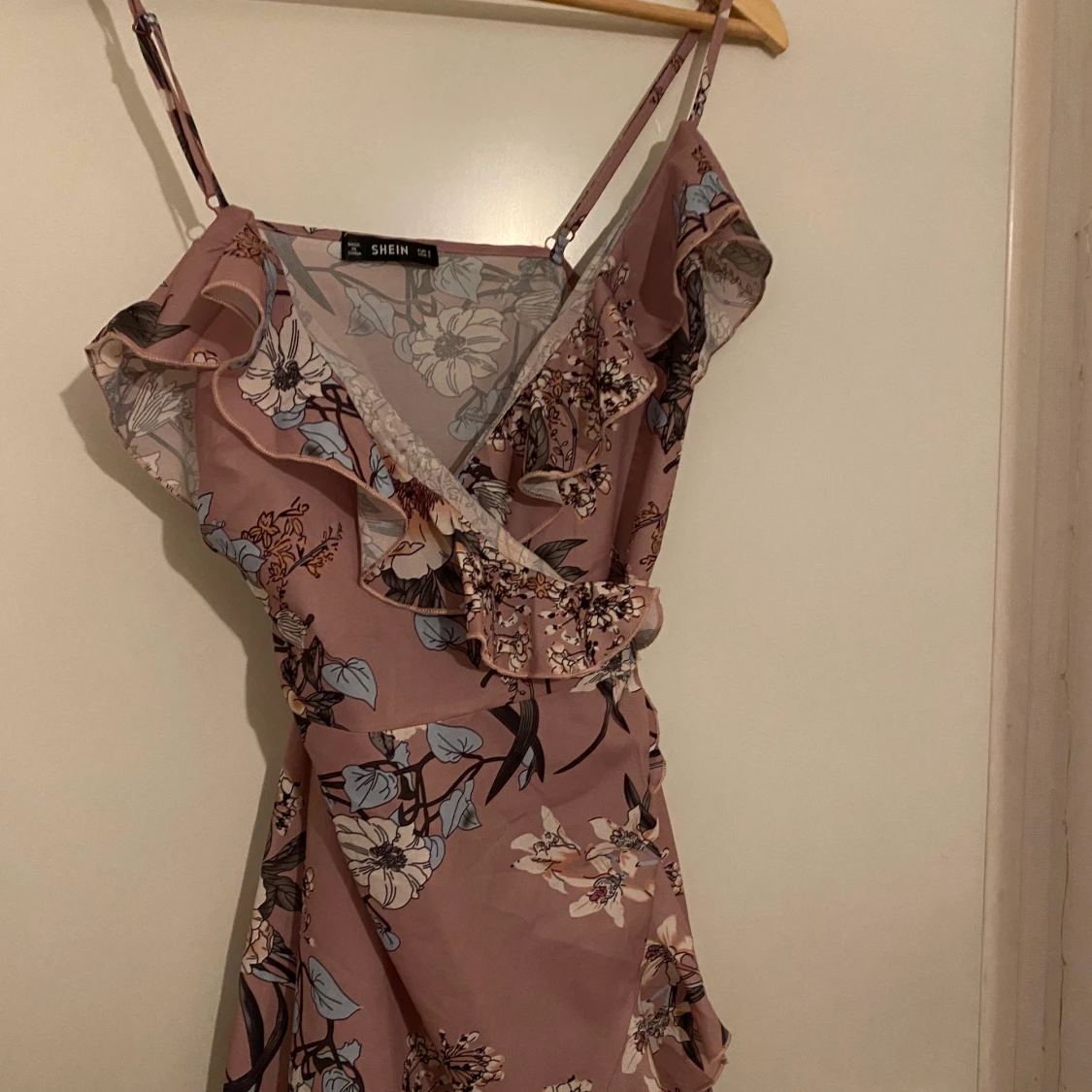 Blommig klänning - 90