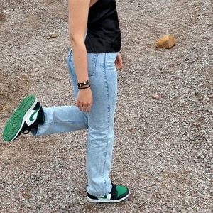 Rowjeans - Ljusblå jeans från Weekday i modellen Row