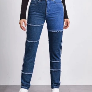 Byxor - Säljer byxor ja precis köpt ifrån shein som va alldeles för små. Helt oanvända! Storlek L men skulle säga att den passar mer som M💕