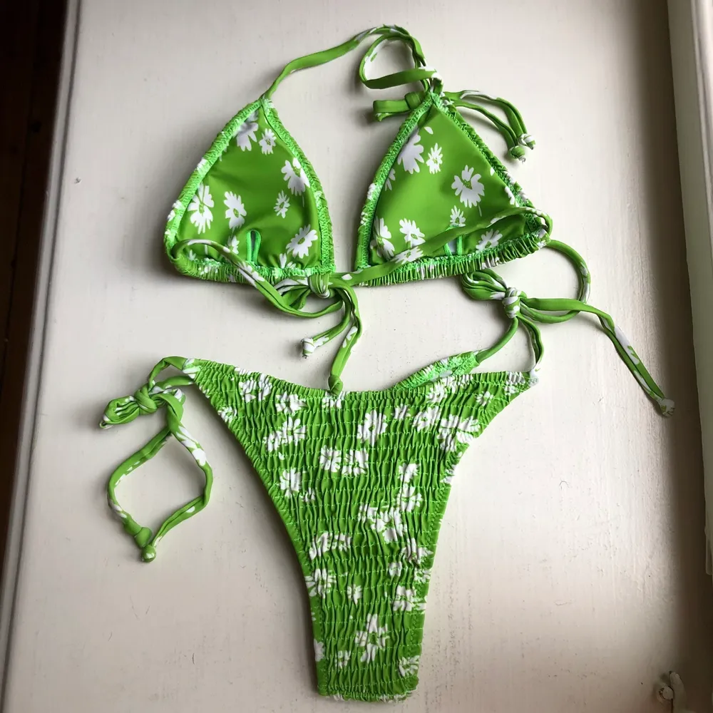 Köpte flera bikinis från BG Berlin girls (handsydda och mina drömbikinis), men ingen passa:( så säljer allihoppa!❤️ Nederdel XS och skulle uppskatta kupan till A! Varje sätt kostade 300kr på rean och 550kr vanligt! Den är ny med trosskydd kvar💋. Toppar.