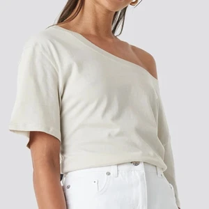 T-shirt - Beige, enärmad t-shirt 🤎