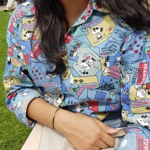 Snoopy skjorta - En super snygg och färgglad skjorta på snoopy som jag skaffade i Camden Market, London! Rekommendera för er som älskar färger tills sommarn!☀️💖 