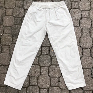 Byxor - Beiga byxor från Sweet sktbs. Väldigt bra skick. Priset inkluderar inte frakten. Tar swish.