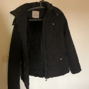 Jacka - Moncler jacka i äkta päls.