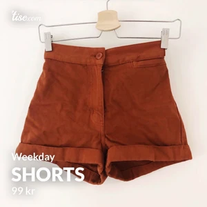 Weekday shorts - Snygga jeansshorts från Weekday som endast är använda en gång, så i fint skick! Storlek XS. Frakt på 44kr tillkommer!