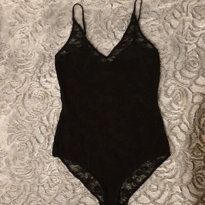 Spetsbody - Helt oanvänd spetsbody, storlek xs ^^