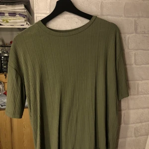 Bikbok grön tröja, S - Knappt använd