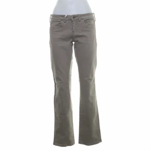 Esprit beige  - fett snygg esprit lite mörk beige som jag köpt från sellpy! Använd inte för passar mig nt så längre! Dm så skicka jag fler bilder!