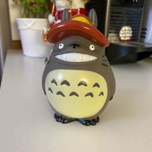 Totoro figur köpt på kawaii.se 50kr + 51kr spårbar frakt, eller 25kr ej spårbar frakt🌸