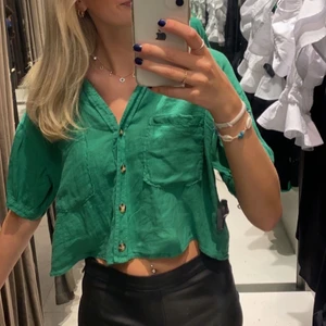 Topp Zara - 90 kr + frakt, S!