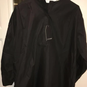 MINA AISE SKJORTA  - Denna fina skjortan från minaaise inte änvänt alls. Stl M-S, ( storleken på bilden är också M-S)