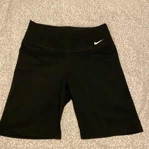 Nike shorts Stl S - Nike shorts Stl S, använda med bra skick. 