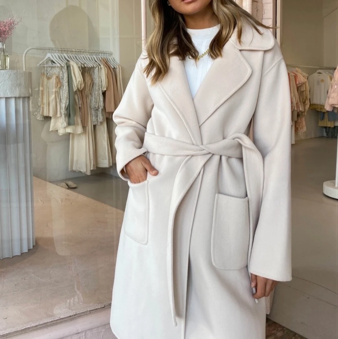 Säljer denna beiga fina kappa 