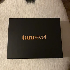 Tanrevel - Använd fåtal gånger, funkar som den ska:)                                      Mycket fint skick! Kan fraktas och mötas upp :)