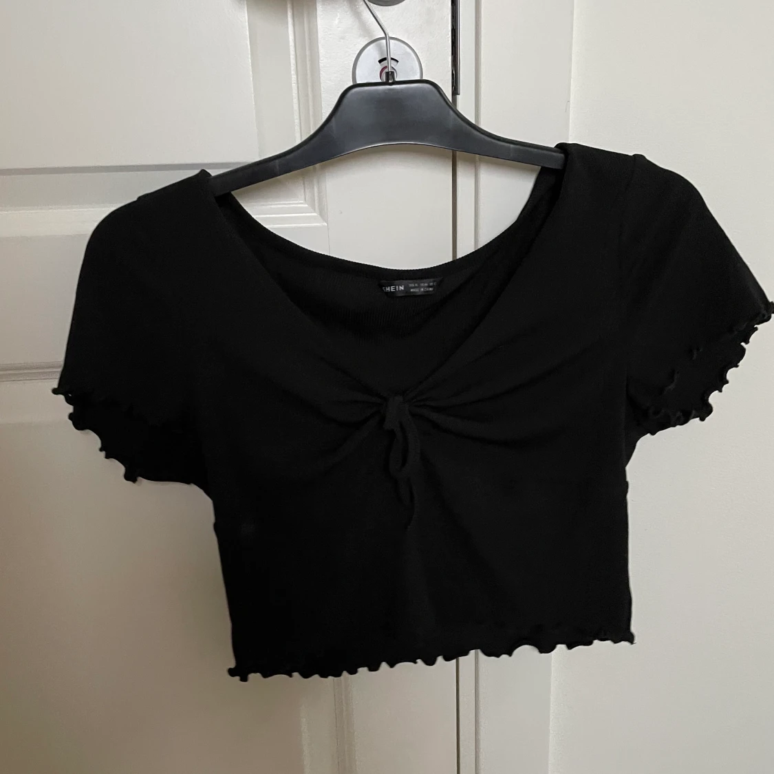 T-shirt med knytning