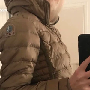 Parajumper jacka  - Strl s frakt tillkommer 