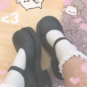 Demonias mary janes crux 07 - Super fina läder demonias. Modellen är crux 07. Jag har inte använt dom då dom är lite för stora. De är super söta. +55kr om du vill att jag skickar <3