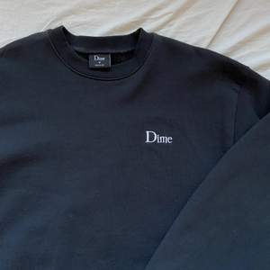Fin sweatshirt från Dime! Säljer då jag aldrig använt den. Oversize fit. Så så snygg, pris kan diskuteras ☁️ Kan mötas i Malmö eller skickas!