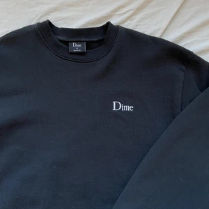 Dime sweatshirt - Fin sweatshirt från Dime! Säljer då jag aldrig använt den. Oversize fit. Så så snygg, pris kan diskuteras ☁️ Kan mötas i Malmö eller skickas!