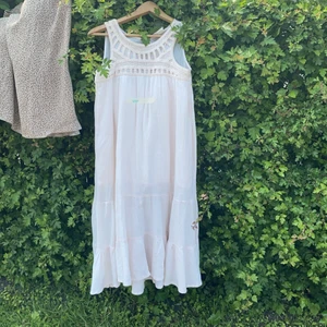 Klänning - Kontakta mig för mer info