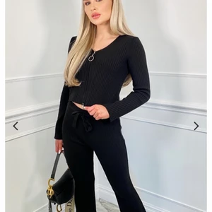 lounge set - svart mjukisset storlek s/m, helt nya! passade inte riktigt mej👼
