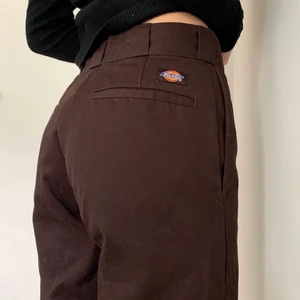 874 Original fit dickies  - Bruna 874 original fit dickies. Köpta här på plick, endast testade. Strl 28/30