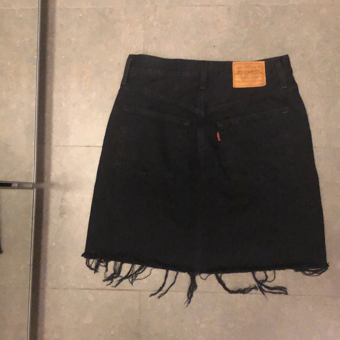 Svart jeanskjol från Levis  - 90