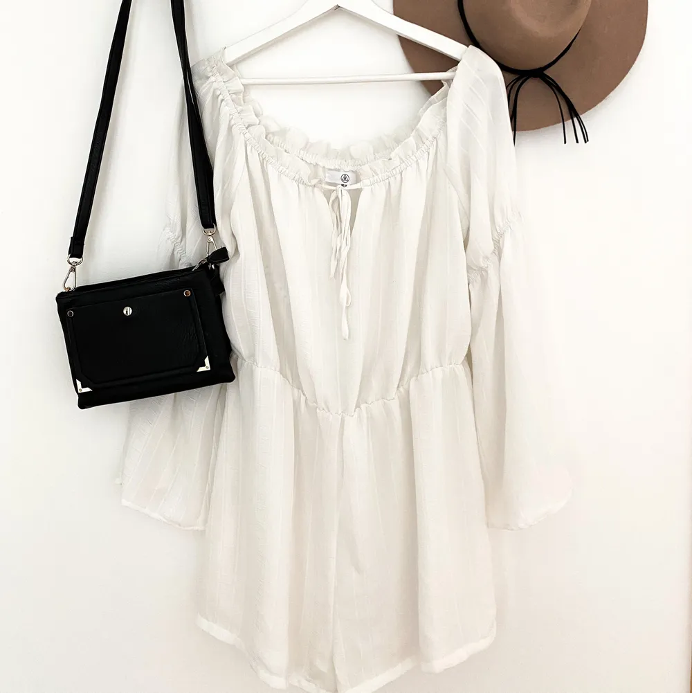 Super sweet white jumpsuit, perfect for the summer!. Tröjor & Koftor.