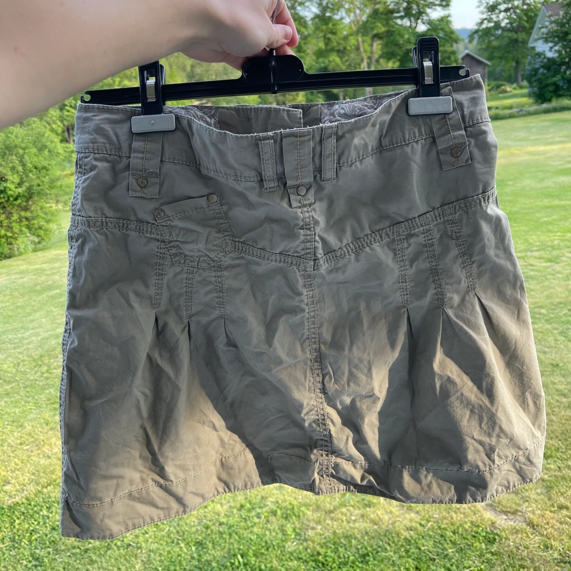 Khaki grön kjol  - 90