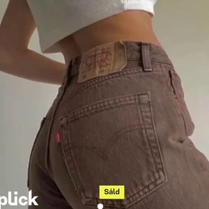 levis jeans - säljer pga för små tyvärr, bilderna är från plick, lite slitningar finns men annars väldigt fina