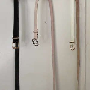 Skärp - Jag säljer tre skärp för 40kr styck men man får alla för   80kr. vill bli av med dem