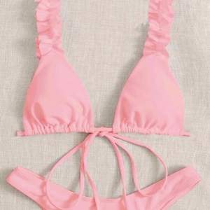 Jättefin rosa bikini (säljer bara överdelen)!! Säljer då den är för liten för mig💕💕