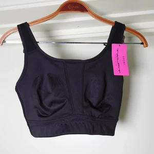 Sport-BH - Helt ny sport-BH från Twilfit. Aldrig använd (fel storlek). Nypris 399kr, 299kr på rea 🍒
