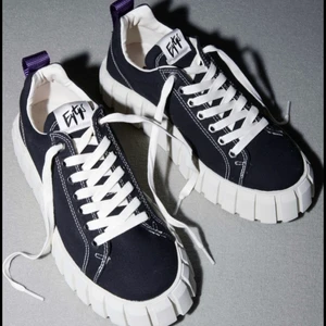 Eytys  - Säljer mina svarta eytys i modellen odessa. Använda endast 1 gång säljer pågrund av att jag inte använder dem så skorna är i toppskick.  💕nypris 1600kr