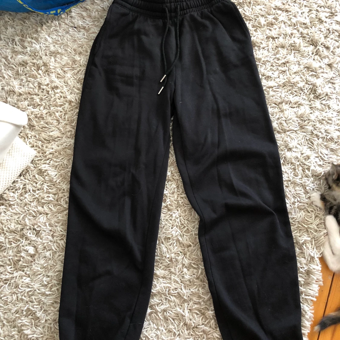 Svarta mjukisbyxor i storlek s