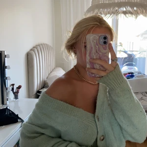 Jättefin mysig kofta - Fin kofta i en mintgrön färg